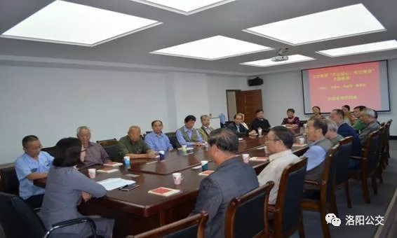 集團(tuán)黨委為離退休老干部上“不忘初心、牢記使命”主題教育專題黨課